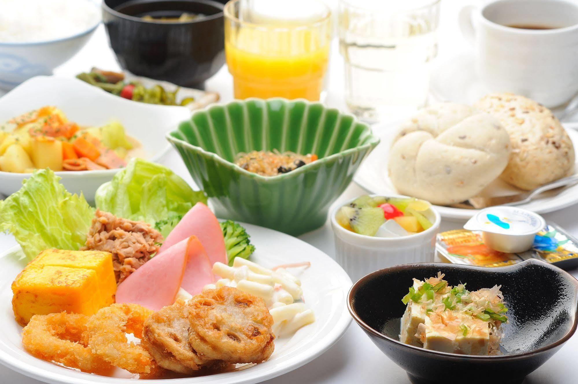 Hotel Route-Inn Toyama Ekimae Dış mekan fotoğraf