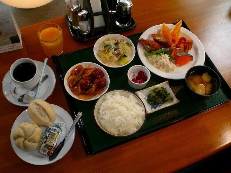 Hotel Route-Inn Toyama Ekimae Dış mekan fotoğraf
